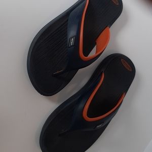 All rubber sandal